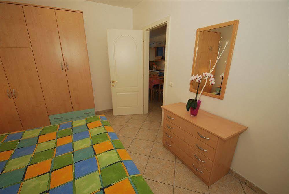 Residence Terry Tremosine Bagian luar foto