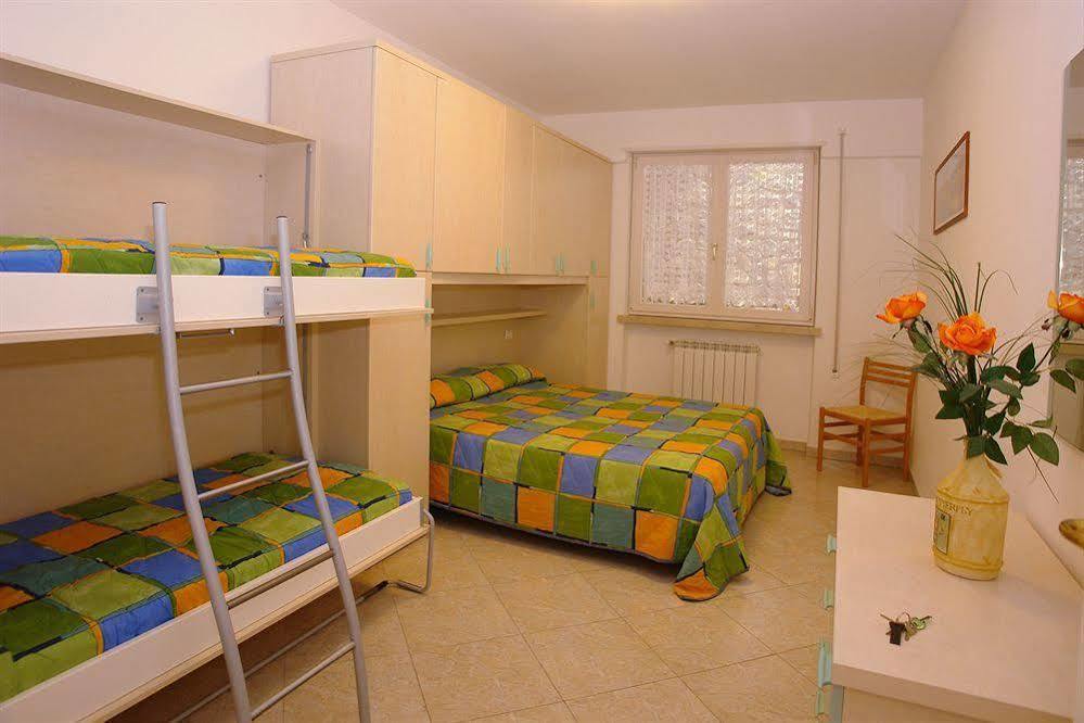 Residence Terry Tremosine Bagian luar foto