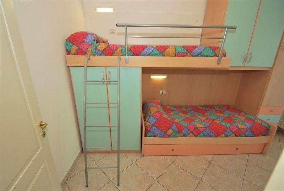 Residence Terry Tremosine Bagian luar foto