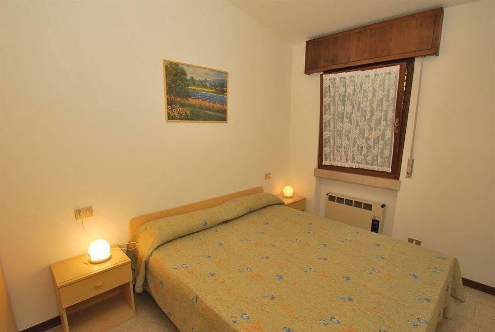 Residence Terry Tremosine Bagian luar foto