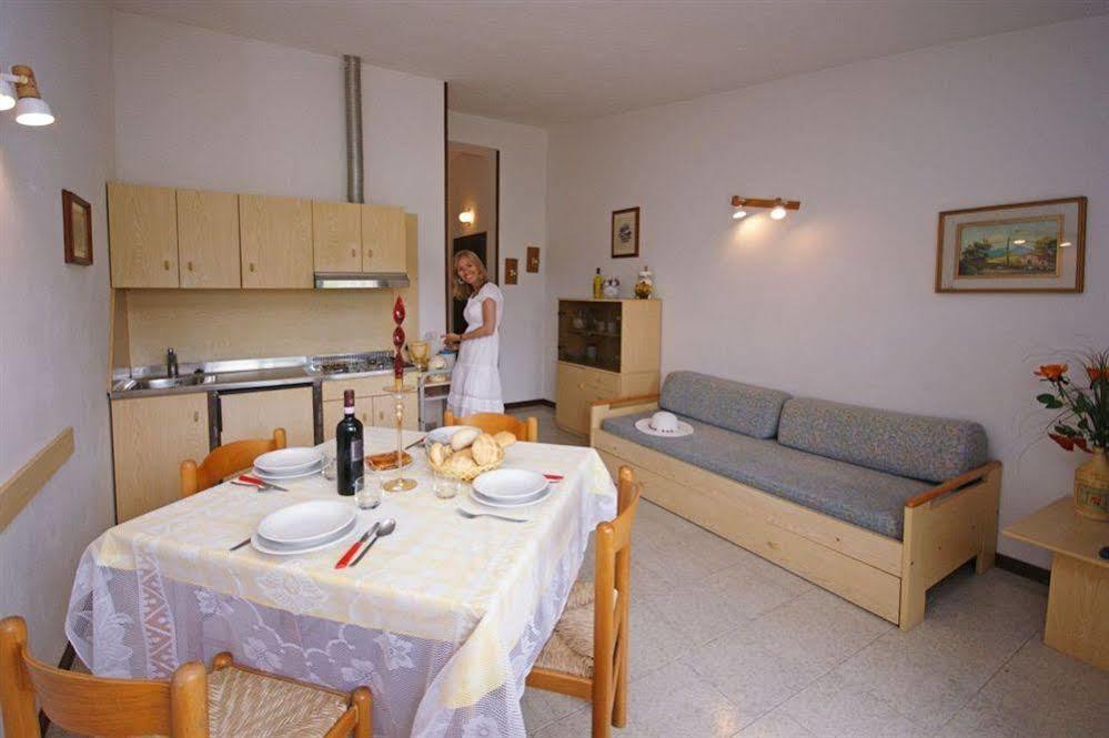 Residence Terry Tremosine Bagian luar foto