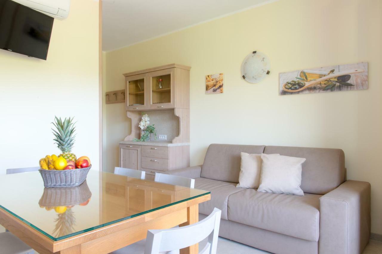 Residence Terry Tremosine Bagian luar foto