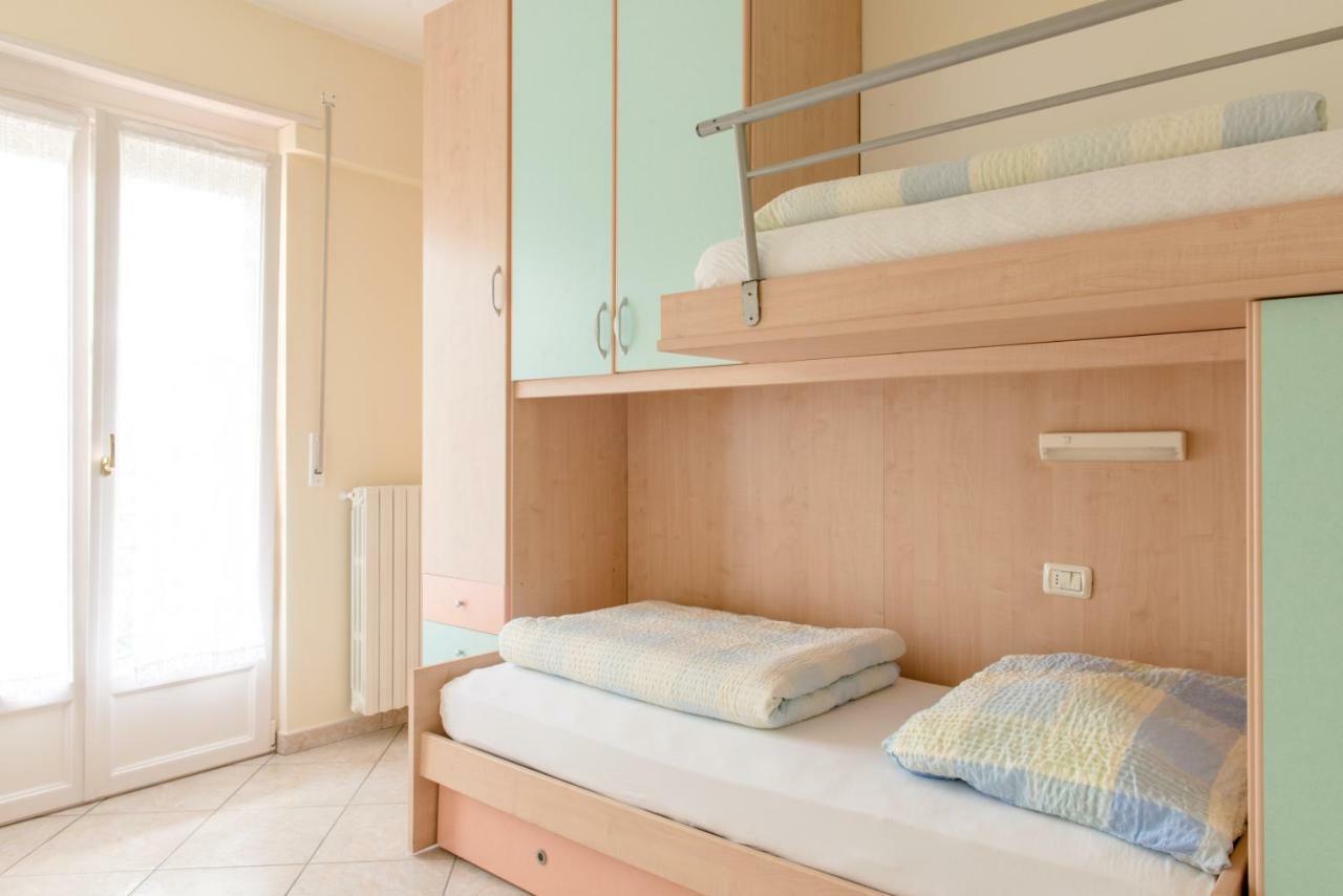 Residence Terry Tremosine Bagian luar foto