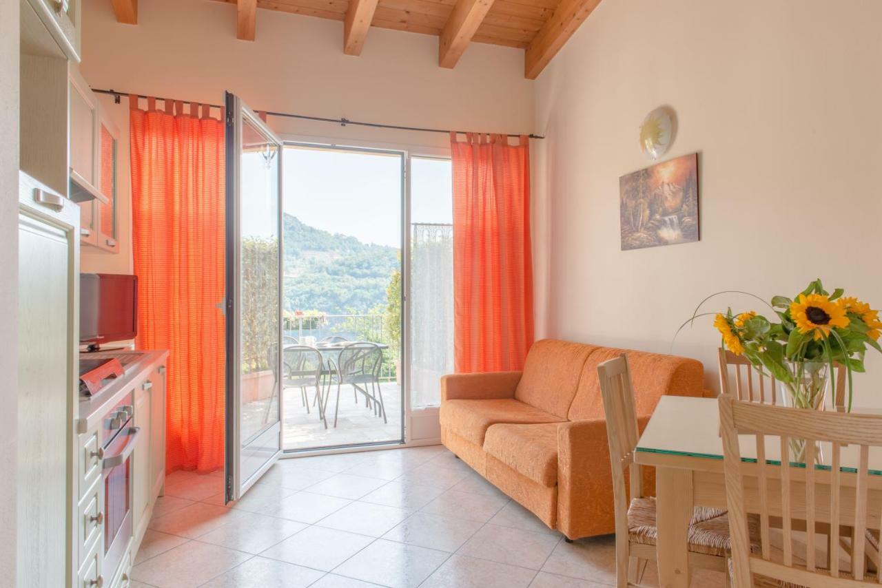 Residence Terry Tremosine Bagian luar foto