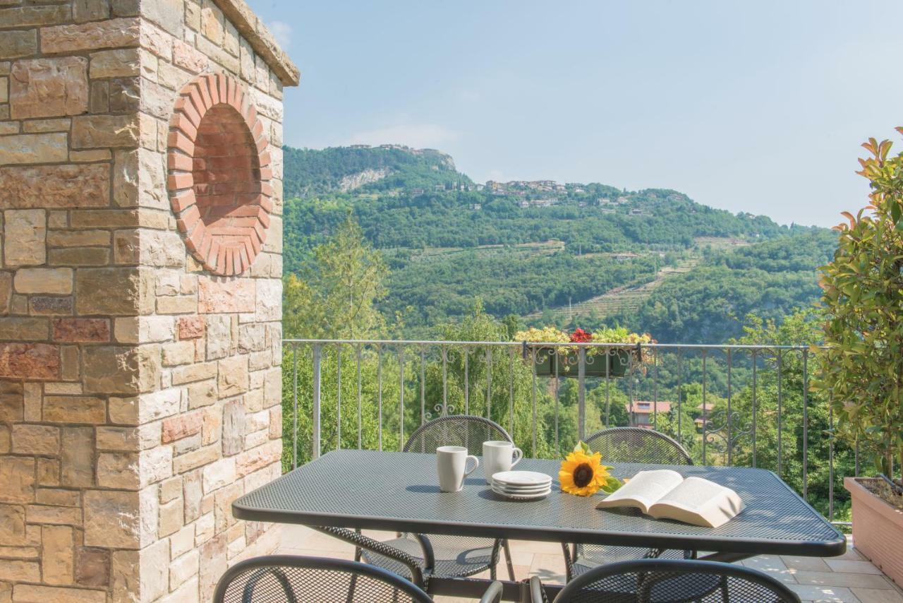 Residence Terry Tremosine Bagian luar foto